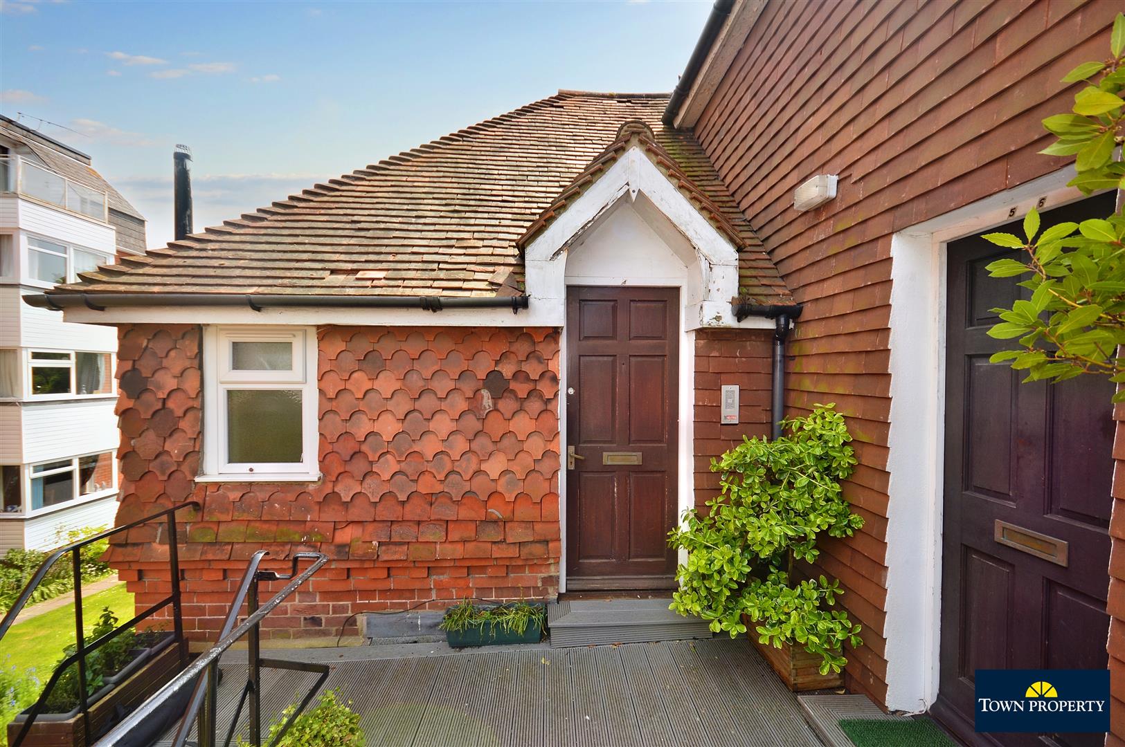 Property Details for Enys Road Eastbourne East Sussex BN21 2DN Town